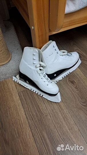 Коньки фигурные размер 35