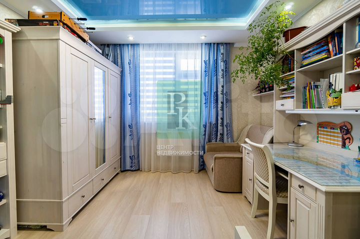5-к. квартира, 140 м², 2/10 эт.