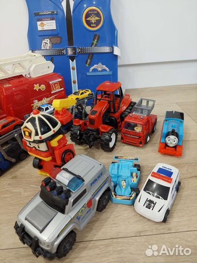 Пакет машинок на доставке