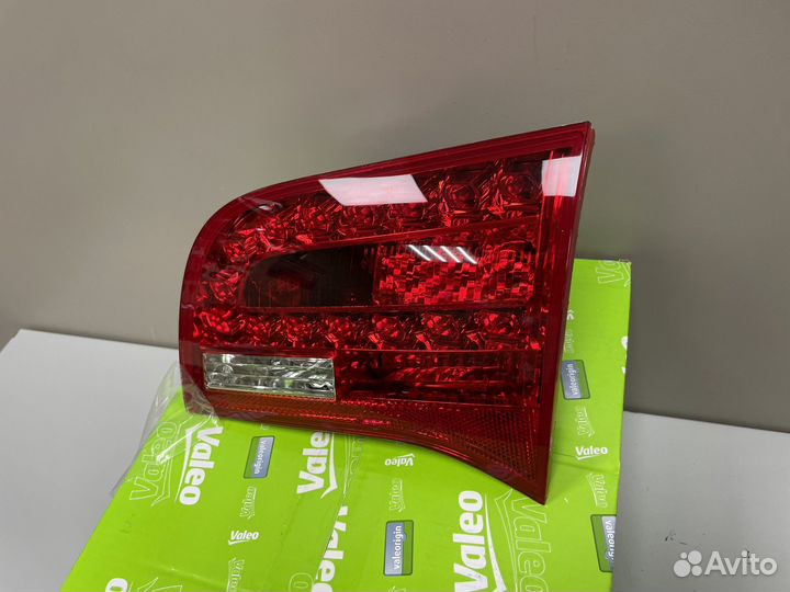 Новый фонарь в крышку правый Audi A6 4F C6 Avant