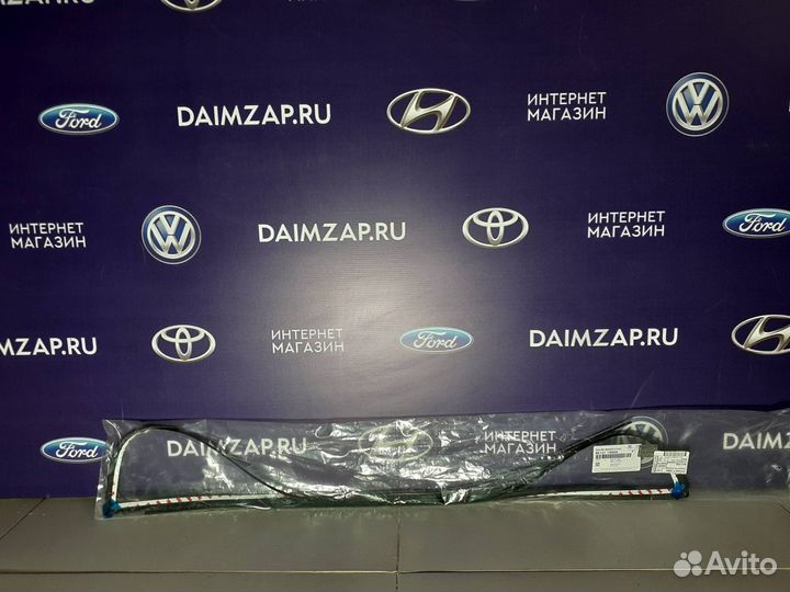 Молдинг (уплотнитель) лоб. стекла hyundai solaris