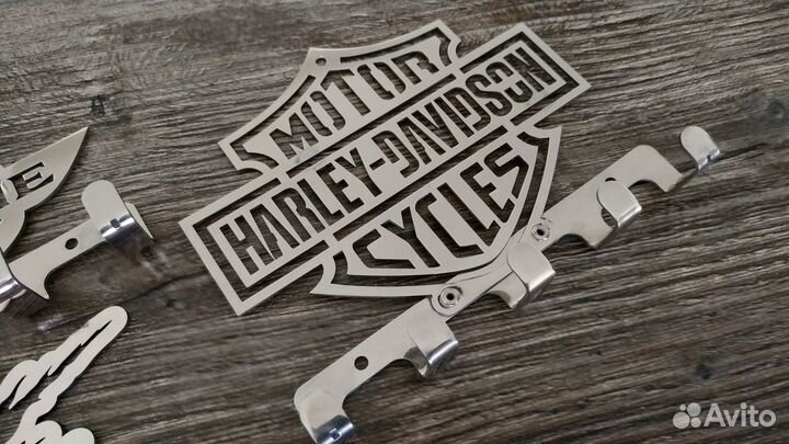 Ключница настенная металлическая