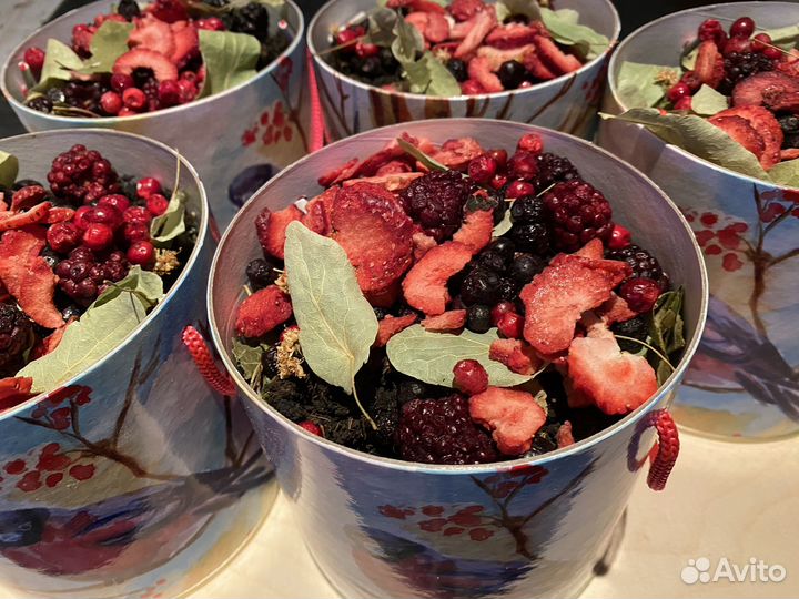 Чай с ягодами и травами. Большой