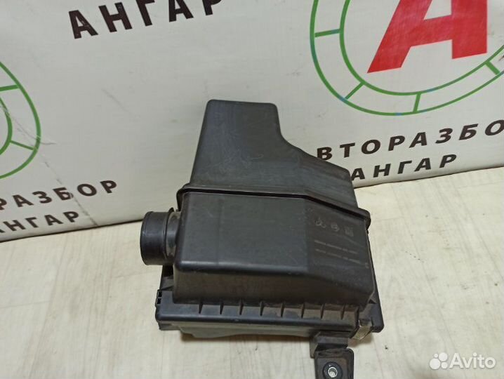 Корпус воздушного фильтра Mitsubishi Colt Z34A