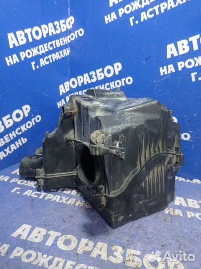 Корпус воздушного фильтра Ford Focus 3 седан iqdb