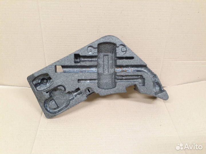 Ящик под инструменты VW Touareg 1 GP casa 7L601211