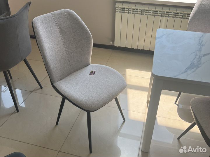 Кухонный стол и стулья