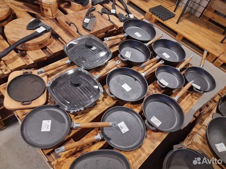 Сковороды чугунные в ассортименте