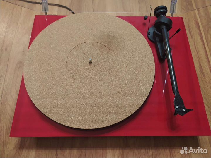 Проигрыватель Pro-Ject Debut Carbon Phono Usb