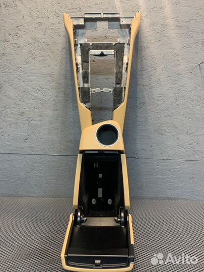 Консоль между сидений передний Porshe Panamera 970