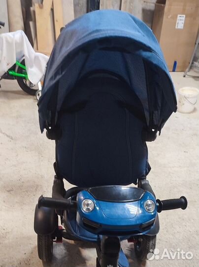 Детский трехколесный велосипед с ручкой