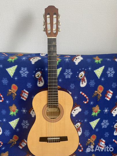 Продам классическую гитару
