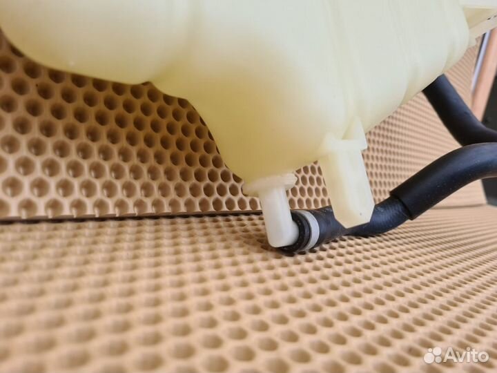 Бачок расширительный передний Infiniti G V36