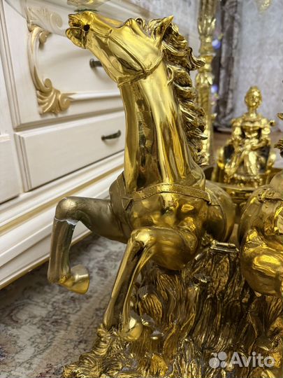 Журнальный столик антикварный