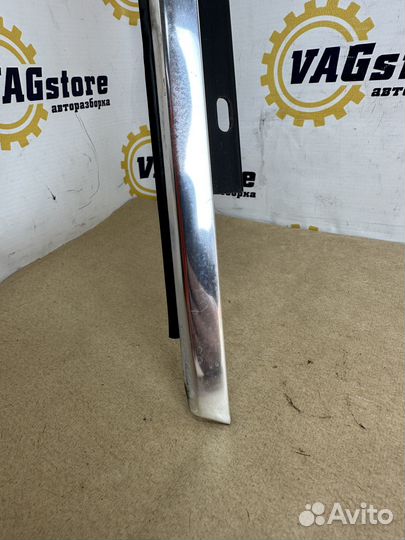 Молдинг стекла двери левый передний Audi A4 B6