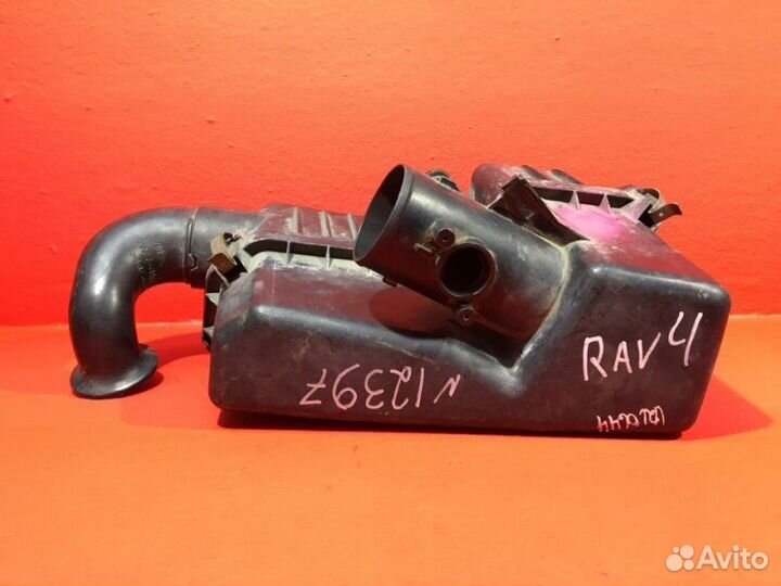 Корпус воздушного фильтра Toyota Rav4 2 1zzfe 2003