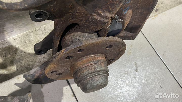 Поротные кулаки в сборе Mercedes Benz W210