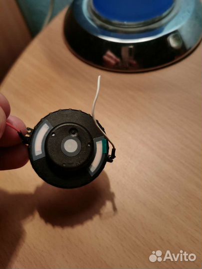 AKG - 702 динамик