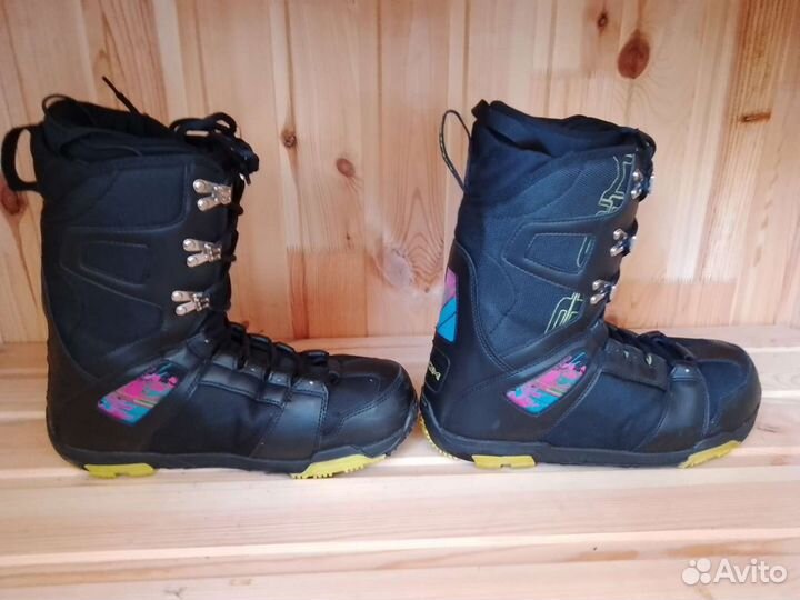 Сноубордические и горнолыжные ботинки