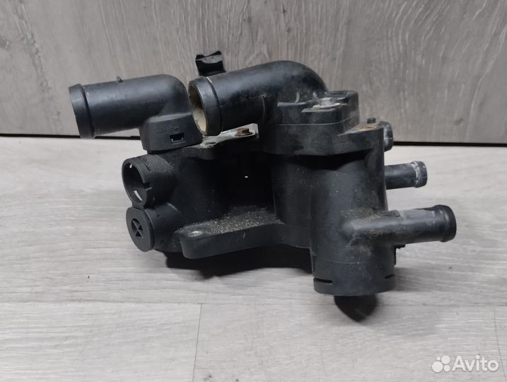 Корпус термостата Volkswagen Golf 4 1J