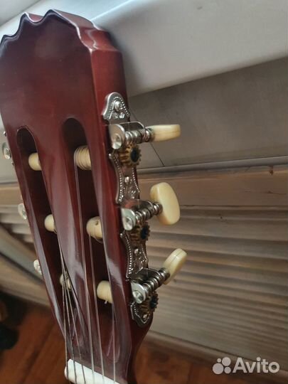 Продам гитару Hohner HC-03