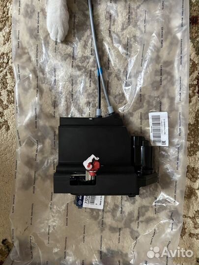 Замок задней левой двери на Ssangyong