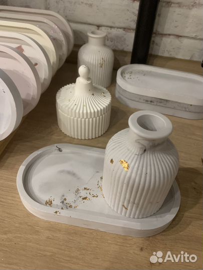 Набор из гипса (поднос и ваза)