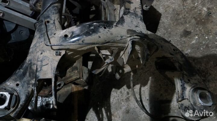 BMW е70 задний подрамник