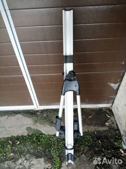 Велокрепление на крышу thule tour