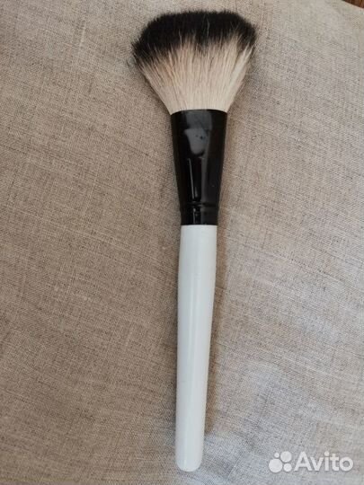 Кисть для макияжа