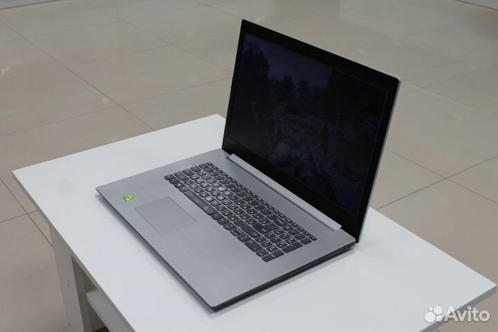 Ноутбук Lenovo 330-17IKB