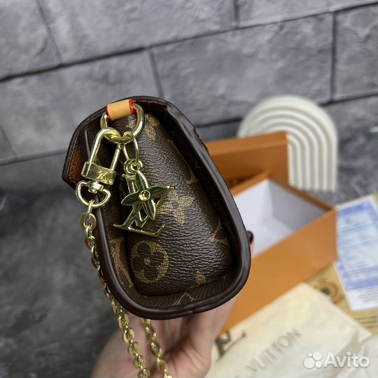Сумка Louis Vuitton женская
