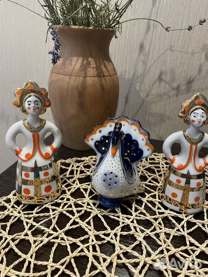 Статуэтка фарфор