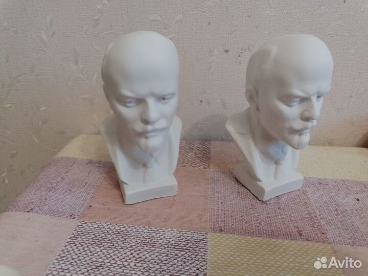 Бюст В. И. Ленина