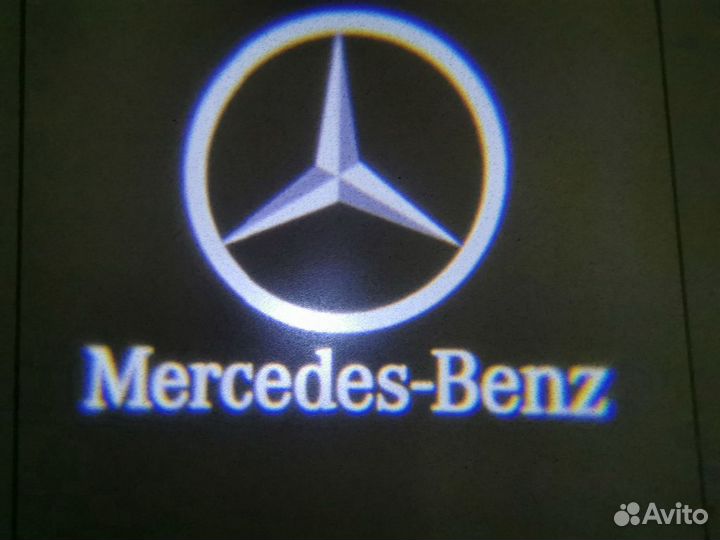 Штатная проекция логотипа Mersedes тип 1