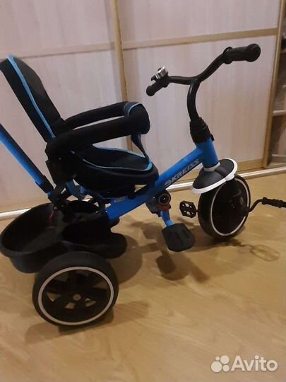 Детский велосипед с ручкой