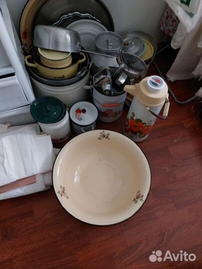 Много разной посуды СССР