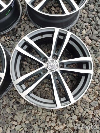 R17 5/114.3 Toyota диски литые
