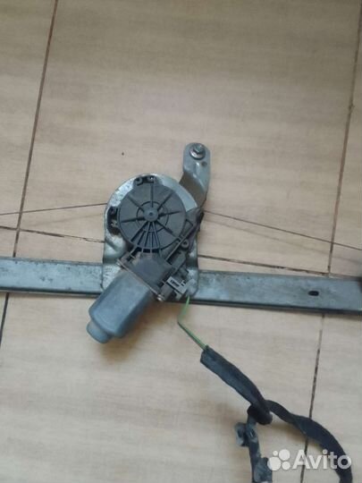 Стеклоподъёмник логан