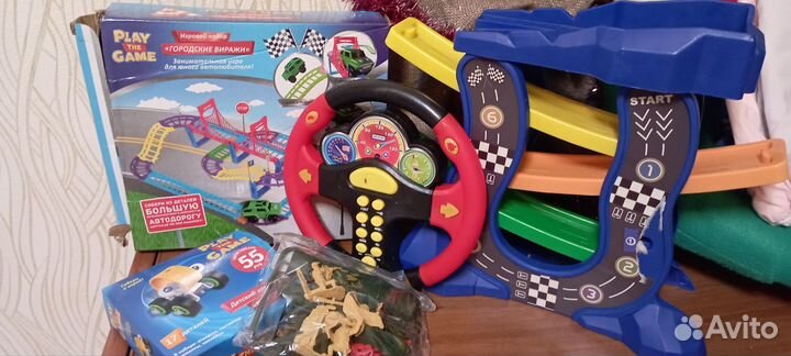 Игрушки пакетом треки,солдатики