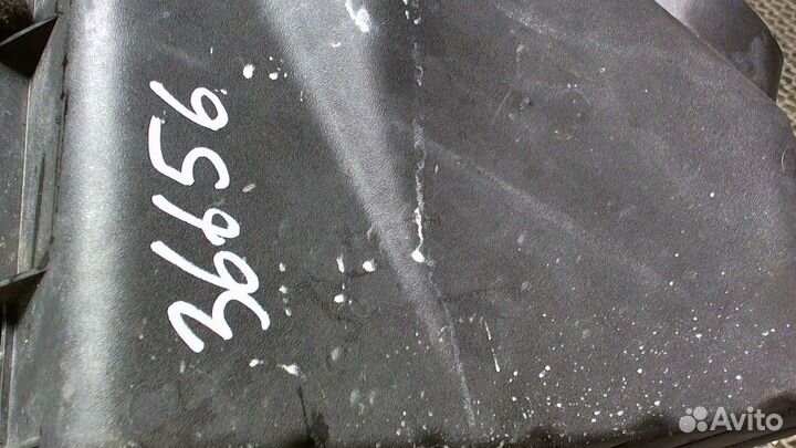 Корпус воздушного фильтра Ford Taurus, 1996