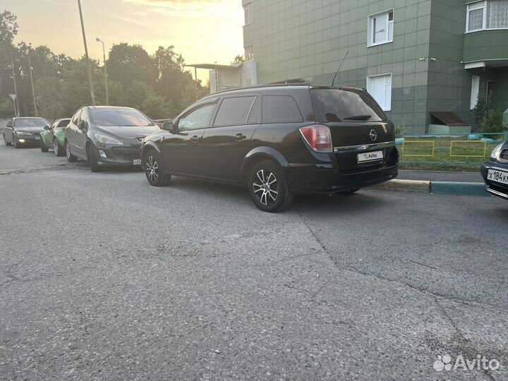 Opel Astra 1.8 МТ, 2011, 194 000 км