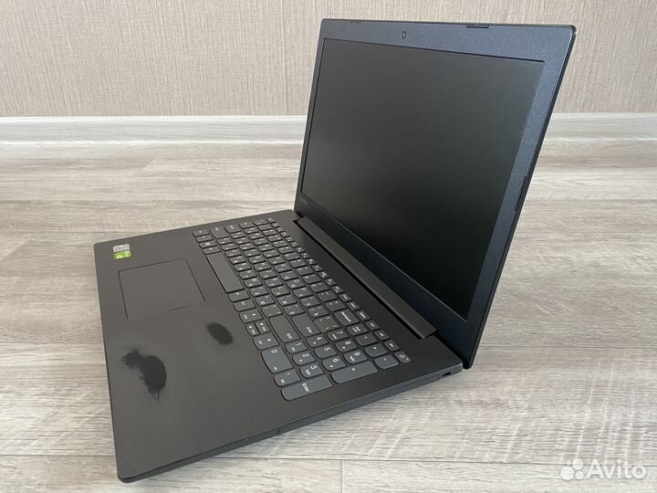 Lenovo Full HD i3-7020U MX110 2Gb