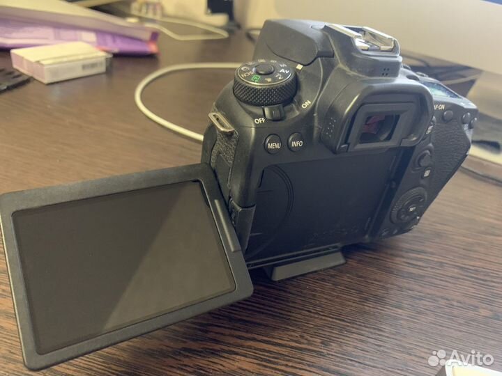 Canon EOS 90D Body Зеркальная камера