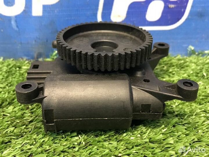 Моторчик заслонки печки Opel Zafira B 1.8 Z18XER