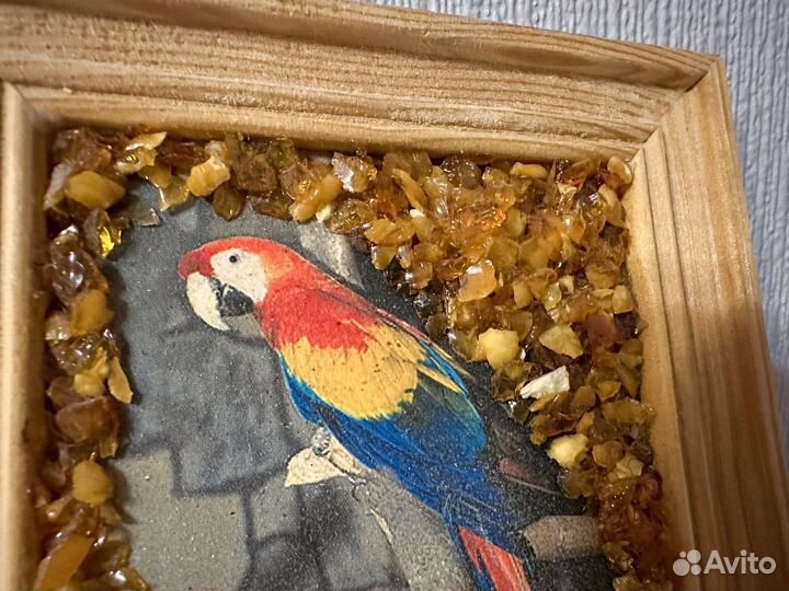 Мини картина с попугаями и янтарем