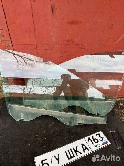 Стекло боковое переднее на chevrolet cruze