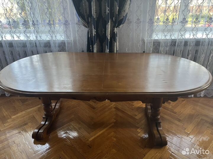 Стол деревянный