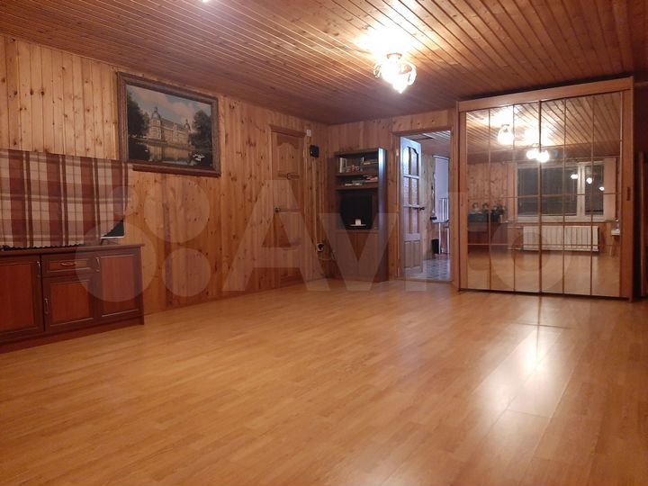 Дом 309 м² на участке 10 сот.