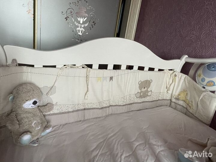 Бортики в детскую кроватку и 2 одеяла